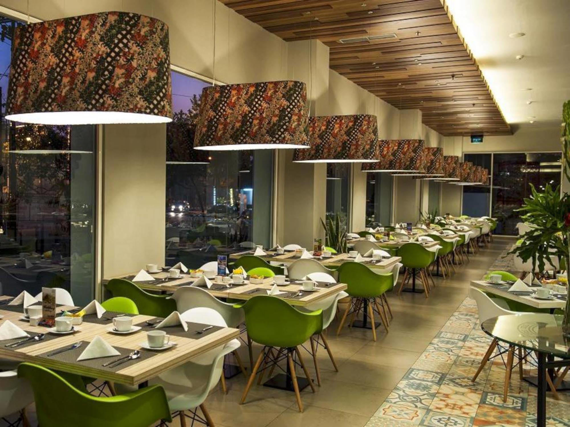 Khas Surabaya Hotel Exterior photo